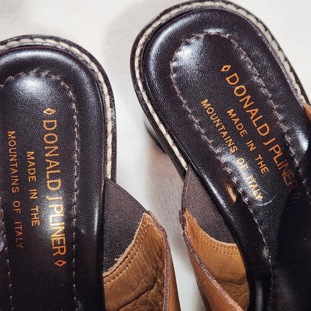 Donald J Pliner Vicky Camel Nappa Leather Slide-In Sandals, Size 7.5 - Picture 4 of 11